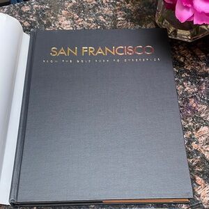 San Francisco Themed Coffee Table Book! Like NEW!